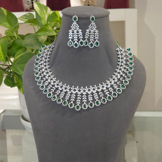 Zoya Ad necklace set