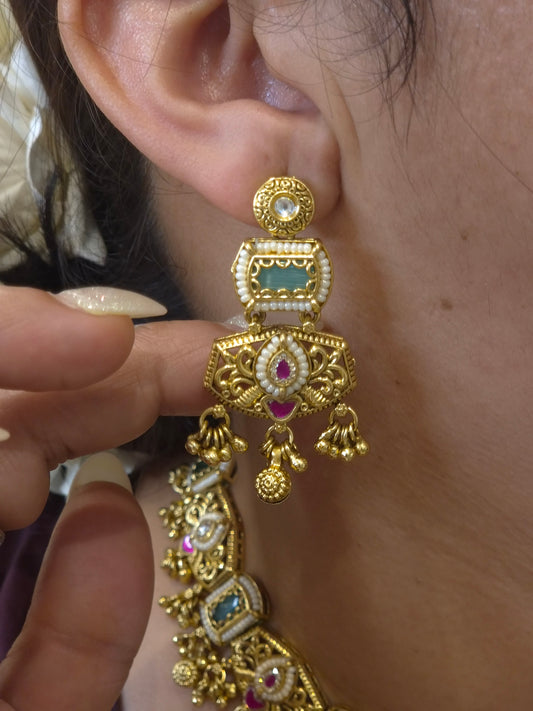 Praneta heritage necklace set