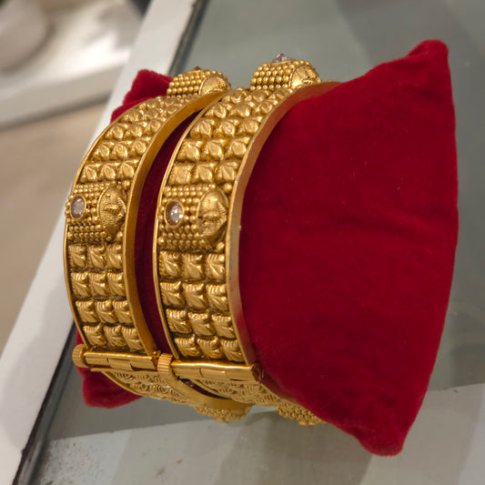 Nimrat Antique gold bangles