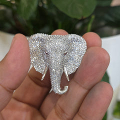 Gaja cz brooch