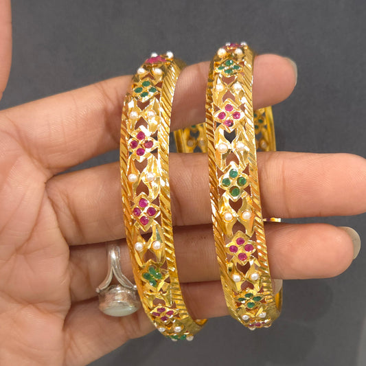Shanvi jadau bangles
