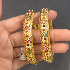 Shanvi jadau bangles
