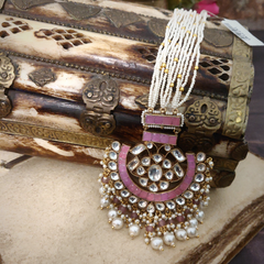 Shivika paachi kundan tikka